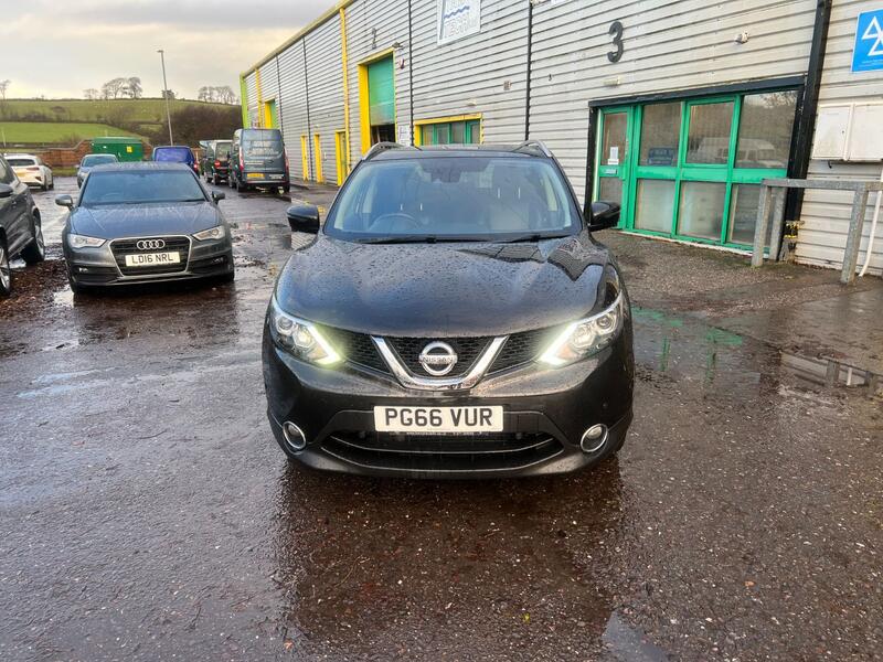 View NISSAN QASHQAI 1.5 dCi Tekna 