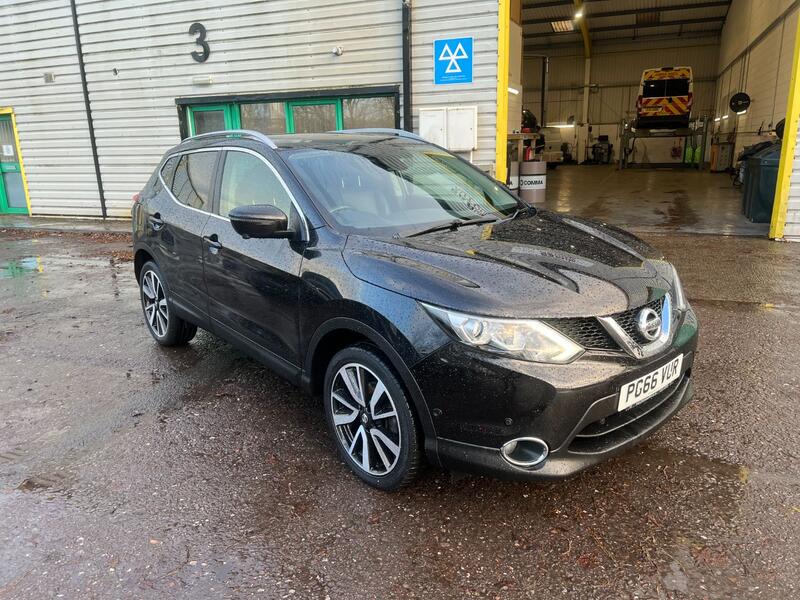 View NISSAN QASHQAI 1.5 dCi Tekna 