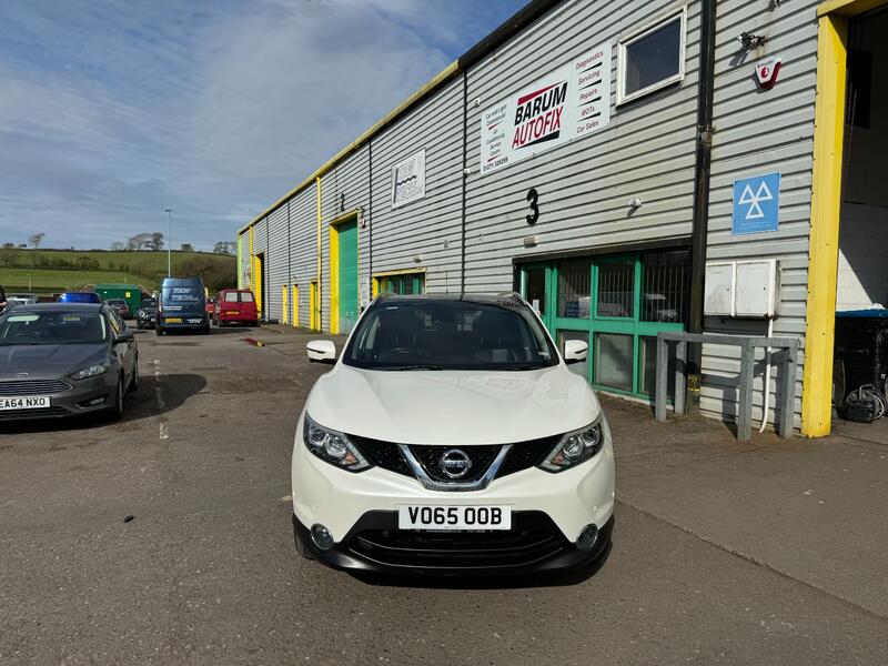 View NISSAN QASHQAI 1.5 dCi Tekna 