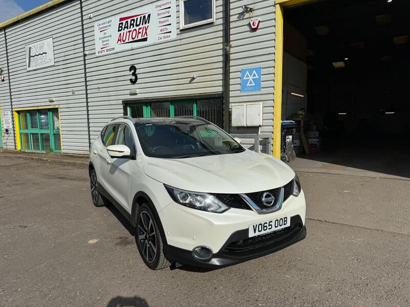 View NISSAN QASHQAI 1.5 dCi Tekna 