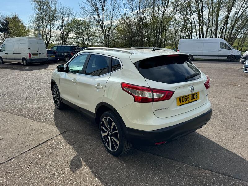 View NISSAN QASHQAI 1.5 dCi Tekna 