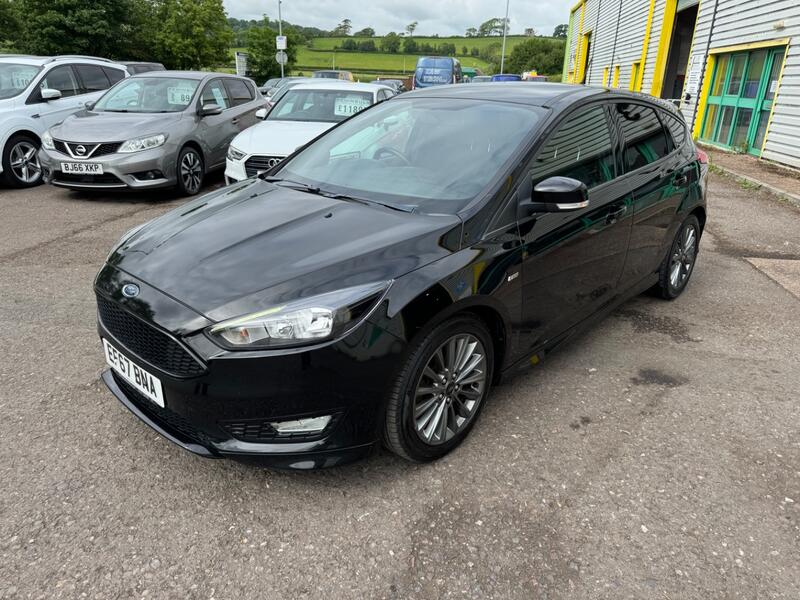 View FORD FOCUS 1.5 TDCi ST-Line