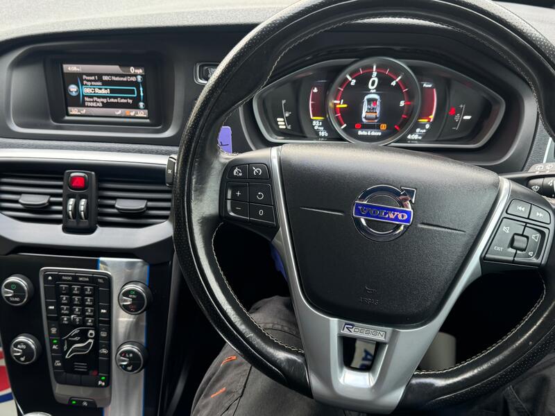 VOLVO V40