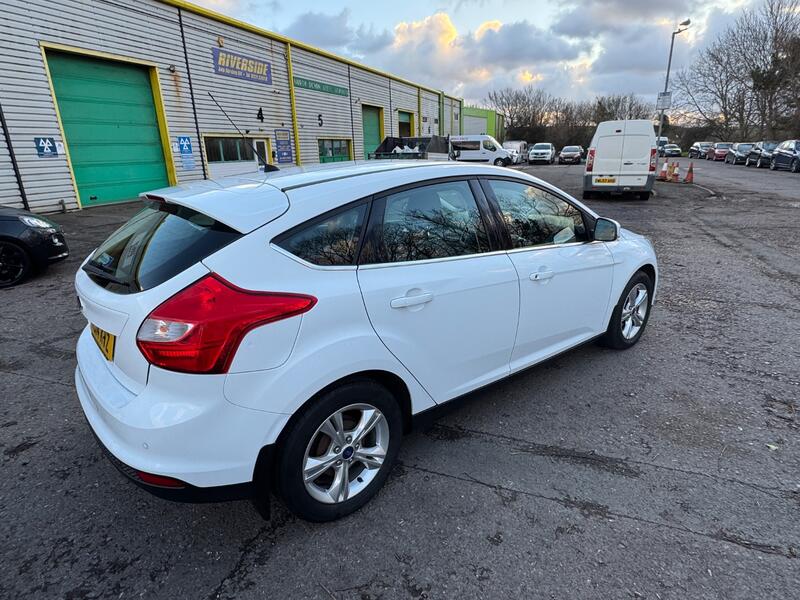 FORD FOCUS