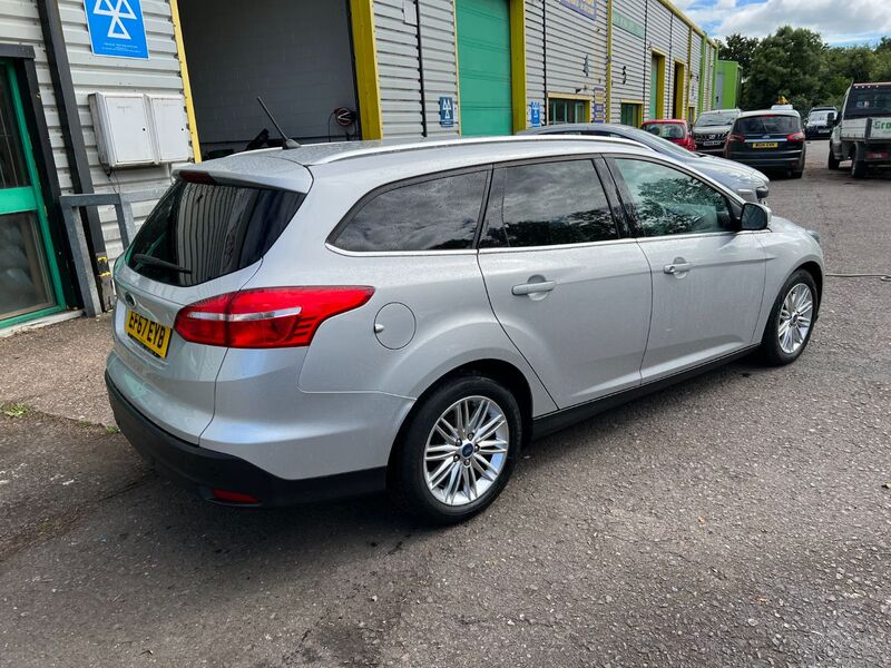 FORD FOCUS