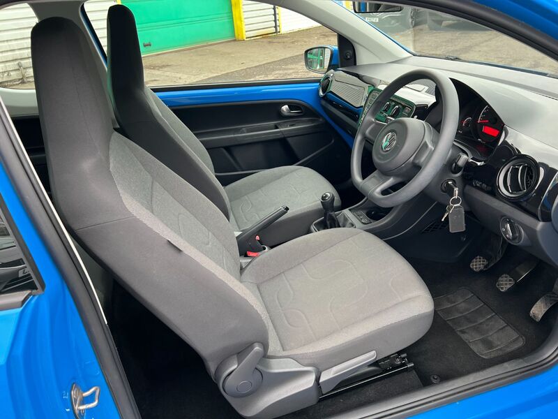 VOLKSWAGEN UP