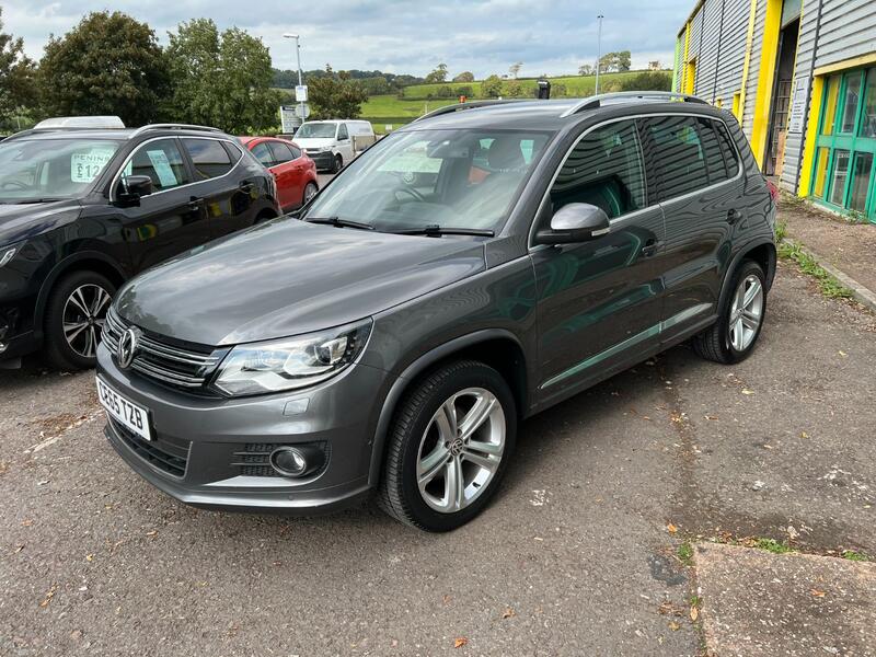 View VOLKSWAGEN TIGUAN 2.0 TDI BlueMotion Tech R-Line