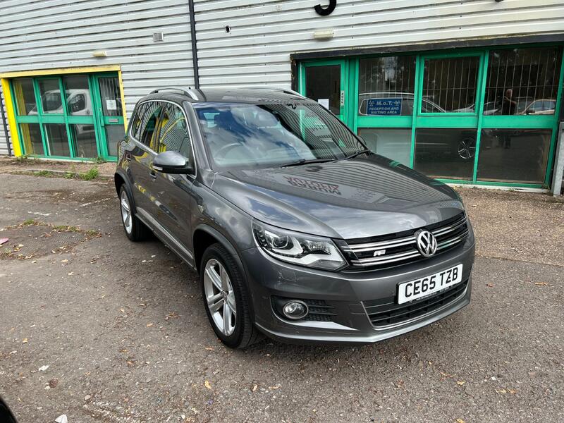 View VOLKSWAGEN TIGUAN 2.0 TDI BlueMotion Tech R-Line